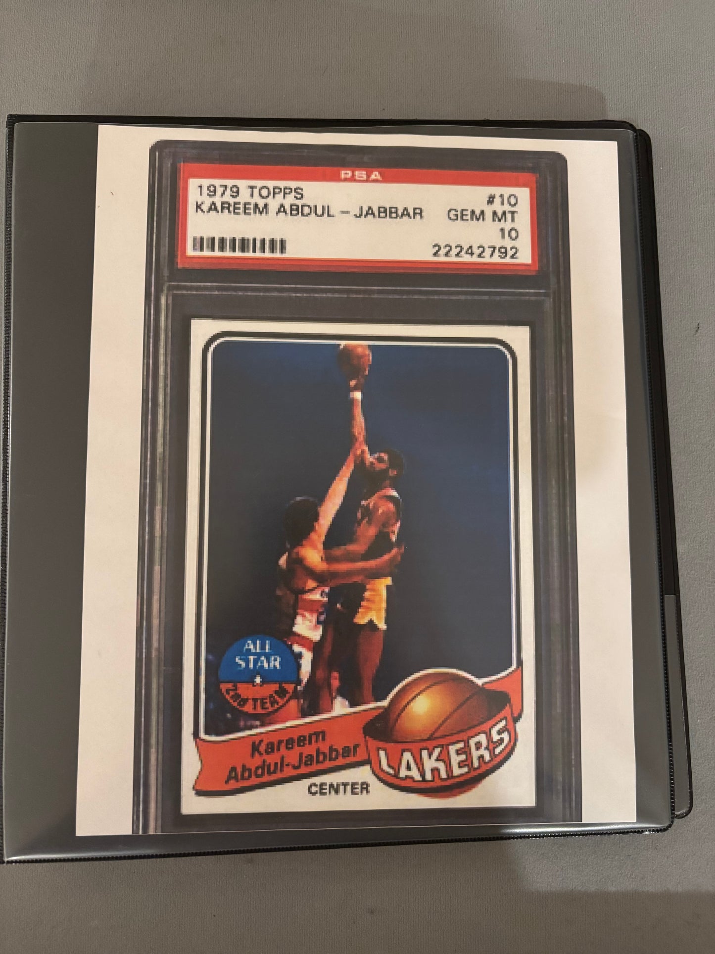 1979 Topps Basketball Complete Set with binder